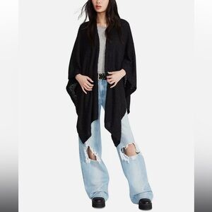 NWT Steve Madden Women's Black Open Front Solid Boucle Cape Sweater